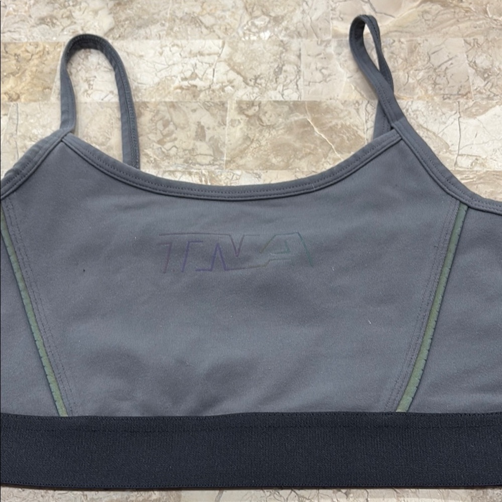 ❤️ TNA Gray and Black Sports Bra